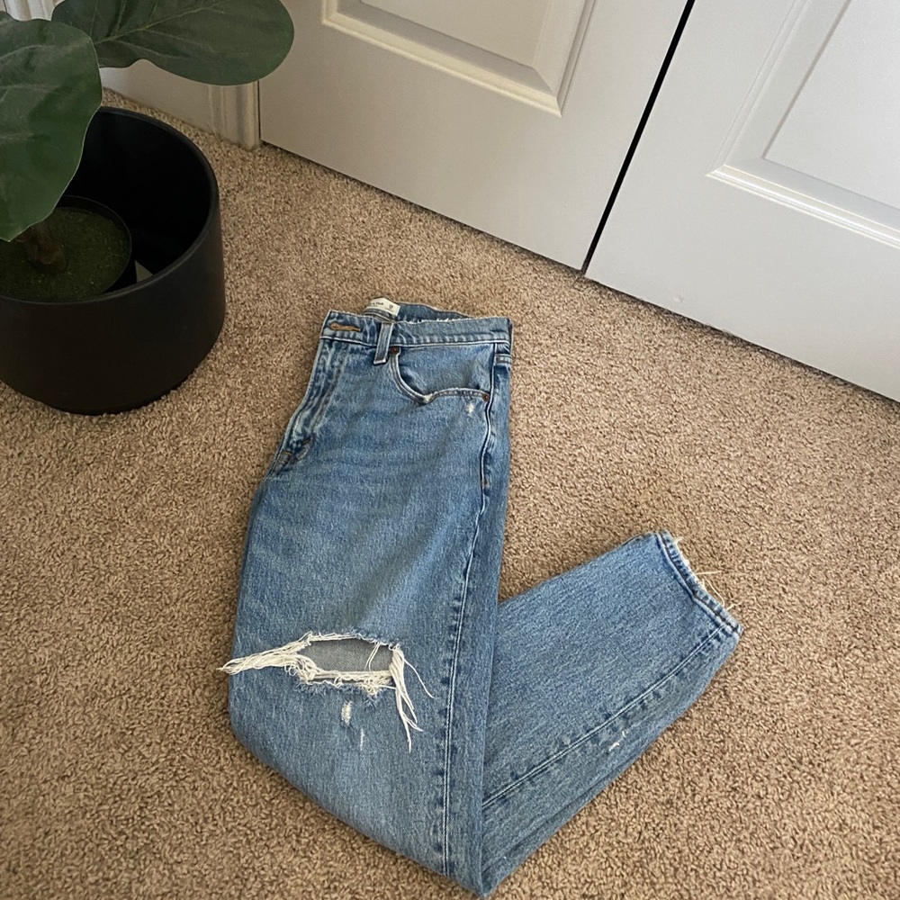 Abercrombie & fitch high rise mom jeans